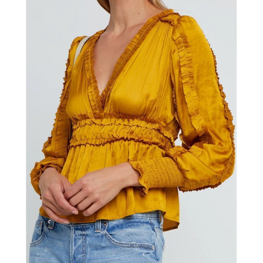 o.p.t Sz. M Ruffle Detail Empire Waist Tianna Top